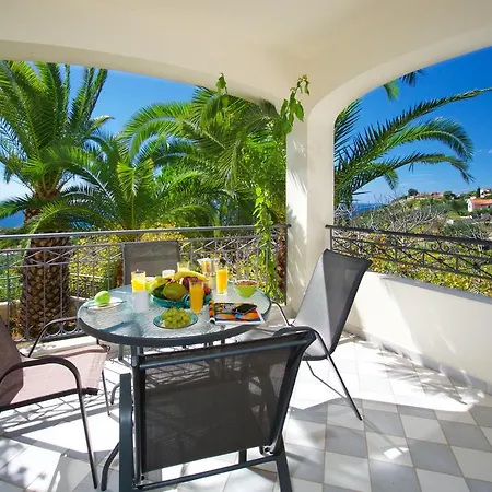 Apart Otel Theodora
