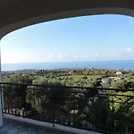 Theodora Ξενοδοχείο με διαμερίσματα 4*