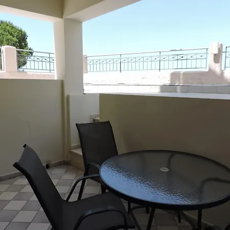 Hotel apartamentowy Theodora